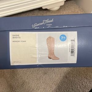 NWT Western boots!! Sold out online!!